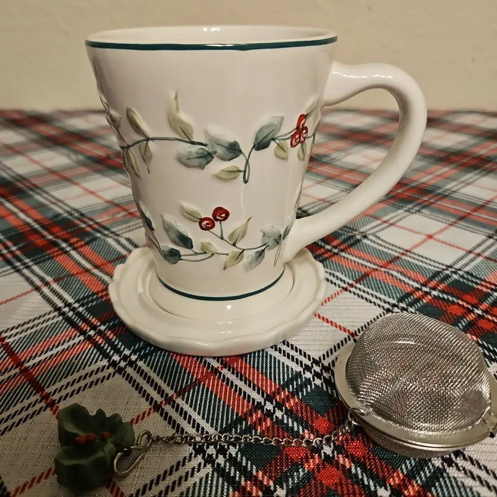 Pfaltzgraff winterberry pattern